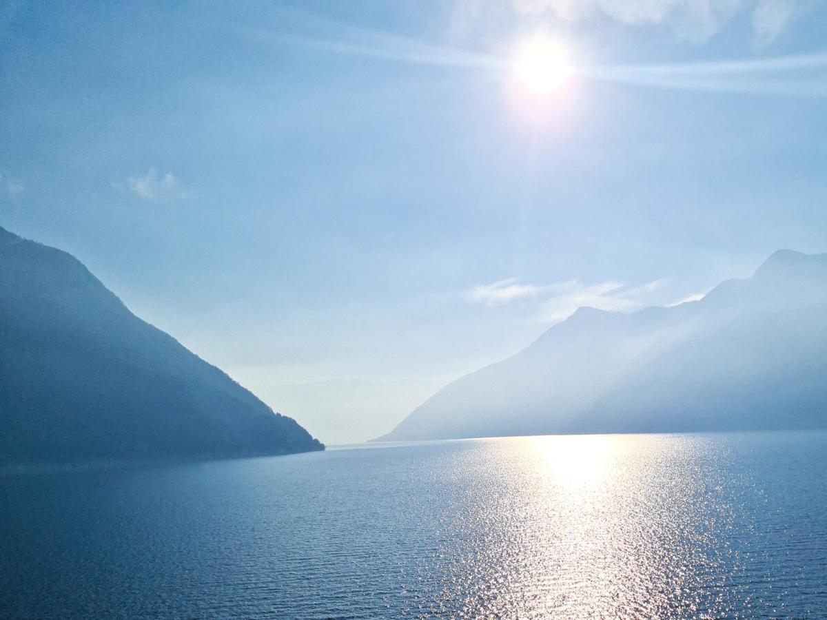 Colonno Panoramica Lago Di Como Экстерьер фото